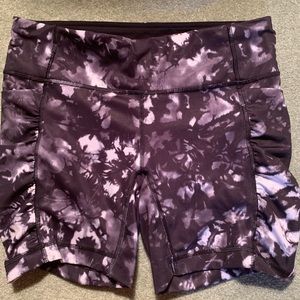 Lululemon tie-dye biker shorts with pockets size 8